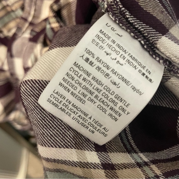 Size L Style&Co button up shirt. Excellent quality and excellent condition! - Picture 2 of 8